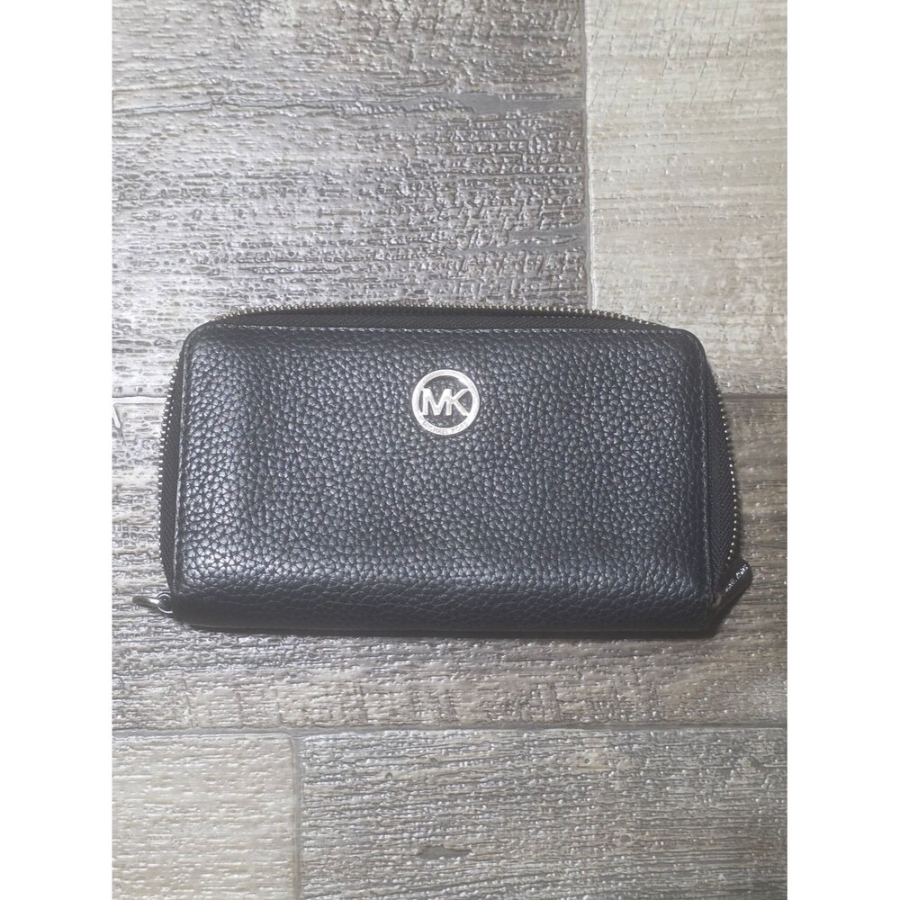 Michael Kors Zip-Around Wallet